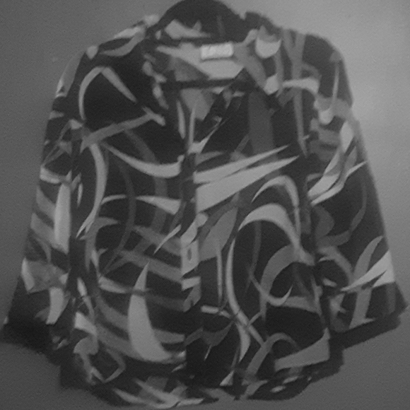 Top - Picture 2 of 4